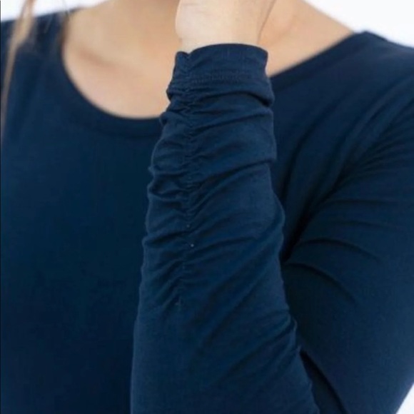 Envy’s tree the Jenevieve in Navy - Picture 4 of 7